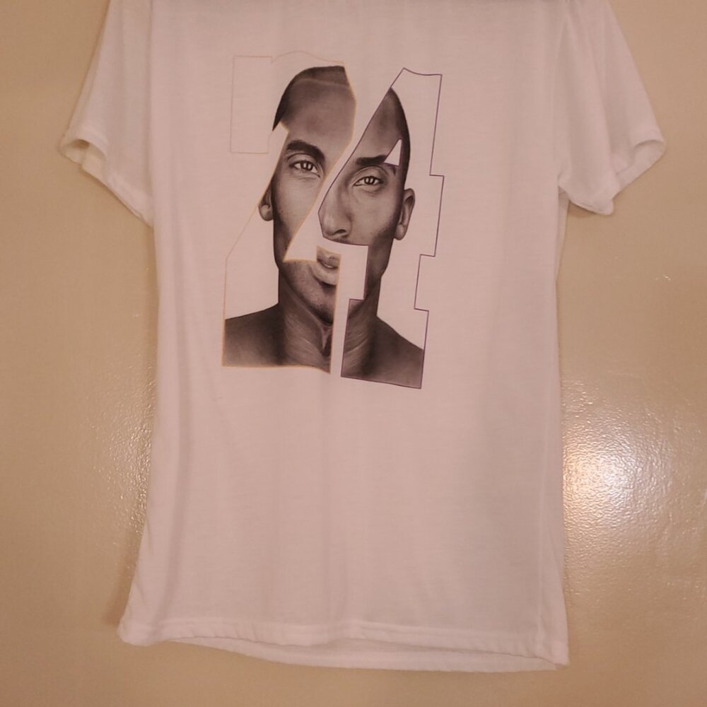 TEE SHIRT, " Kobe Bryan ", all white, Kobe picture w/ number # 24